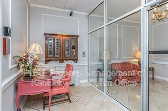 2121 Nicholasville Rd in Lexington, KY - Building Photo - Building Photo