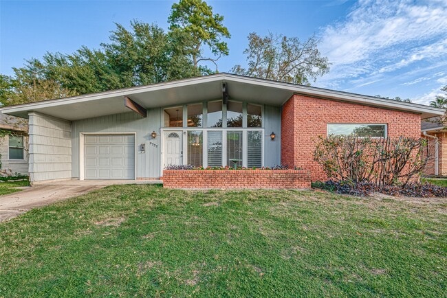 property at 5222 Nina Lee Ln