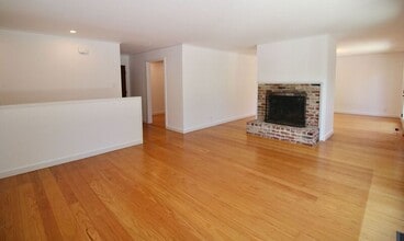 49 Cushing Ave in San Rafael, CA - Foto de edificio - Building Photo