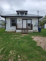 708 Garcia St in George West, TX - Building Photo