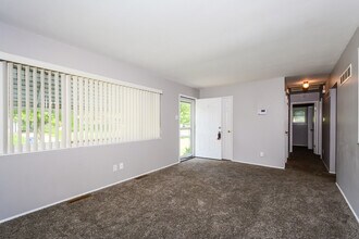 455 Moule Dr in Florissant, MO - Building Photo - Building Photo