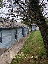 1179 SE Giles St in Roseburg, OR - Building Photo - Building Photo