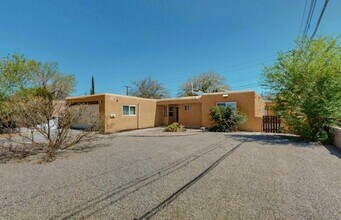 1606 Hoffman Dr NE in Albuquerque, NM - Building Photo - Building Photo