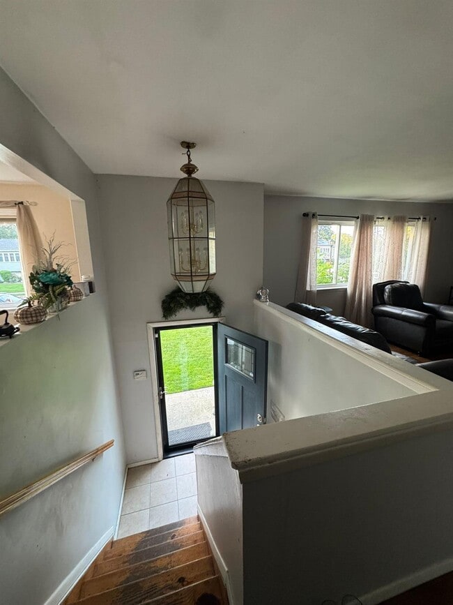 2 Mortell Ct in Babylon, NY - Building Photo - Building Photo