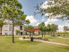 The Retreat at Stafford in Stafford, TX - Building Photo - Building Photo