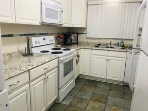 324 E Spruce Ave, Unit Condo in Inglewood, CA - Foto de edificio - Building Photo