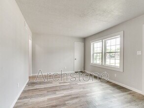 2312 Mustang St in Del City, OK - Building Photo - Building Photo