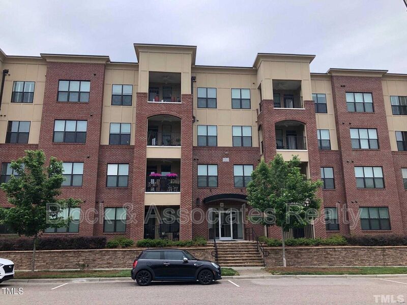 700 Finsbury St in Durham, NC - Building Photo
