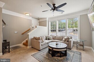 15211 Lancashire Dr in Woodbridge, VA - Building Photo - Building Photo