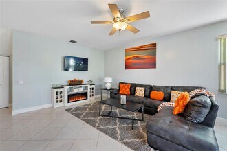 3527 Chesapeake Cir in Boynton Beach, FL - Foto de edificio - Building Photo