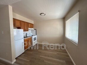 415 Greenbrae Dr in Sparks, NV - Building Photo - Building Photo