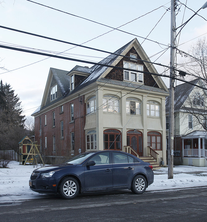 80 Elm St in Oneonta, NY - Building Photo