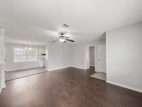 3006 14th Ave N in Texas City, TX - Building Photo - Building Photo