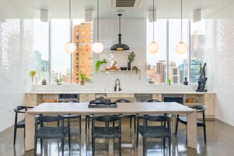 The Bush Temple II in Chicago, IL - Foto de edificio - Building Photo