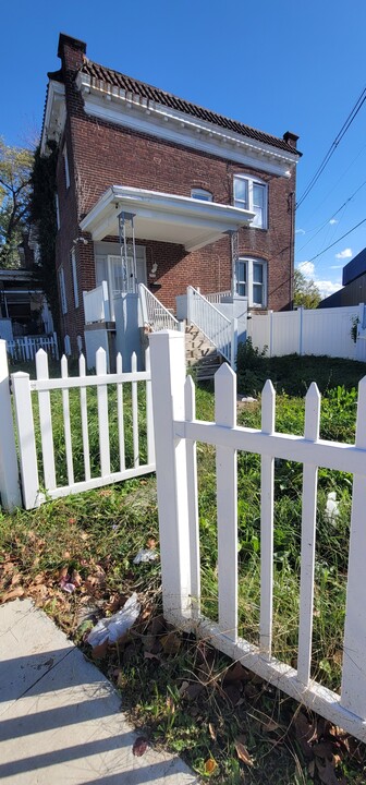 5032 Palmer Ave in Baltimore, MD - Building Photo