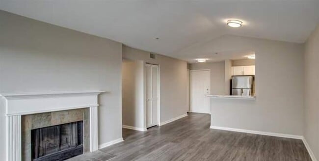 2000 Westborough Dr in Katy, TX - Building Photo - Building Photo