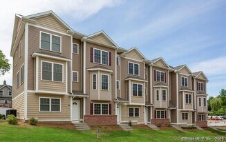 35 Ringgold St in West Hartford, CT - Building Photo