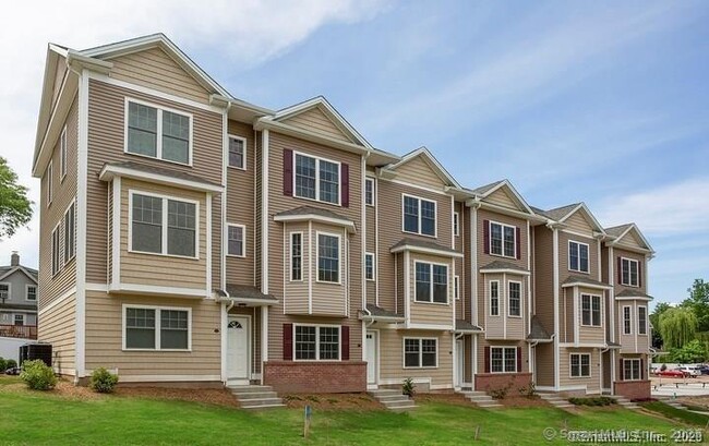 property at 35 Ringgold St