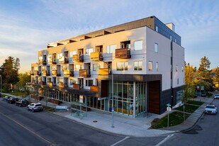 Avenue 33 in Calgary, AB - Building Photo