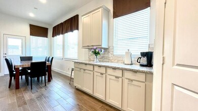 4516 Bartagrass Dr in Rosenberg, TX - Building Photo - Building Photo