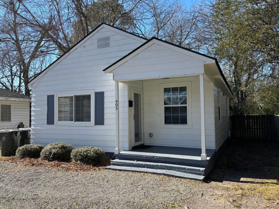 905 N Pineview Ave in Goldsboro, NC - Building Photo