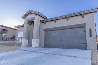 13652 Glen Vista Ln in Horizon City, TX - Building Photo - Building Photo