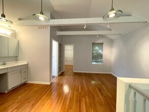 950 N Noble St in Chicago, IL - Building Photo - Building Photo