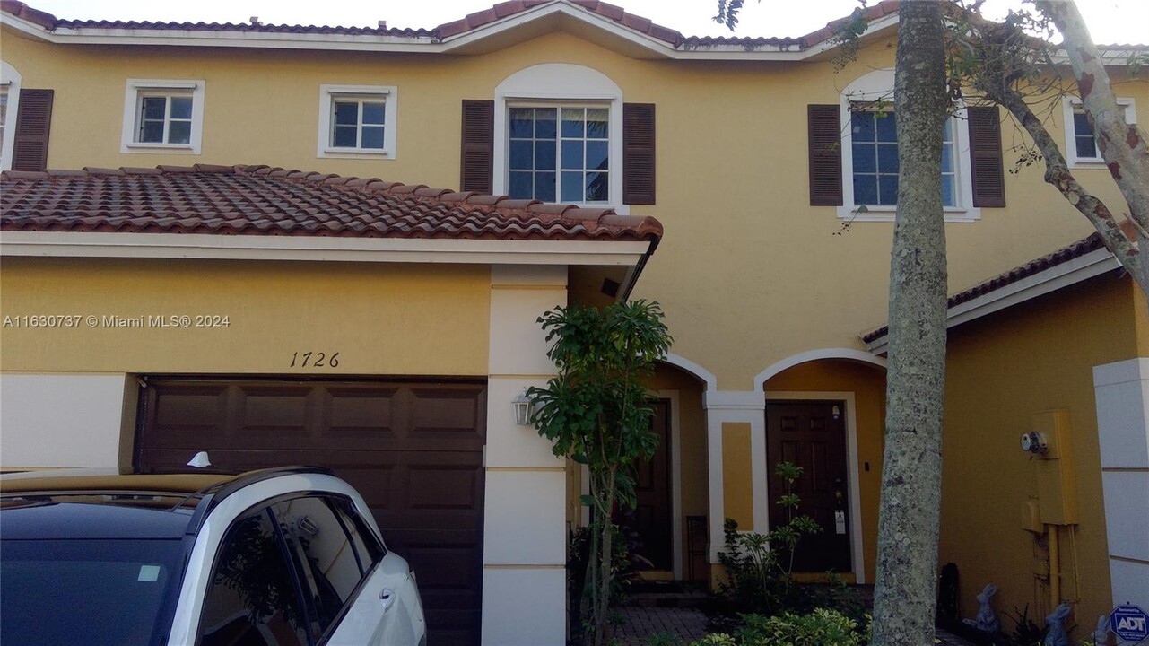 1726 SW 81st Terrace in North Lauderdale, FL - Building Photo