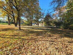 1805 Falconhurst Dr in Charlotte, NC - Building Photo - Building Photo