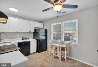 915 Silver Ct in Hamilton Township, NJ - Building Photo - Building Photo