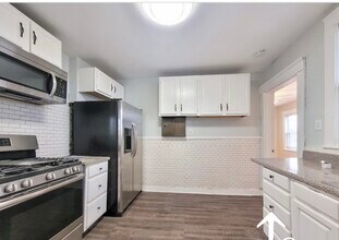 37 Juniper St, Unit 31-1 in Boston, MA - Building Photo - Building Photo