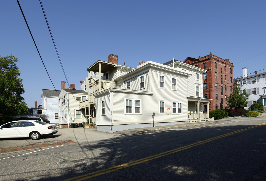 386-390 State St in Portsmouth, NH - Building Photo