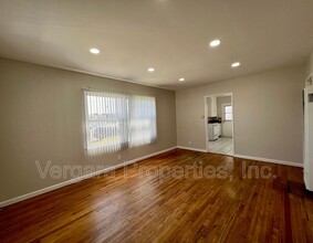 17219 Crenshaw Blvd in Torrance, CA - Building Photo - Building Photo