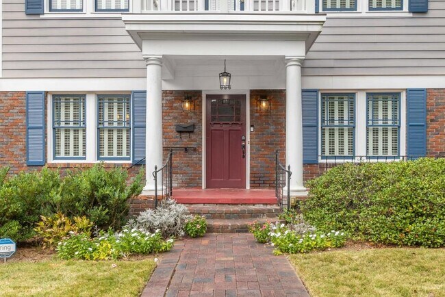 656 Yorkshire Rd NE in Atlanta, GA - Building Photo - Building Photo