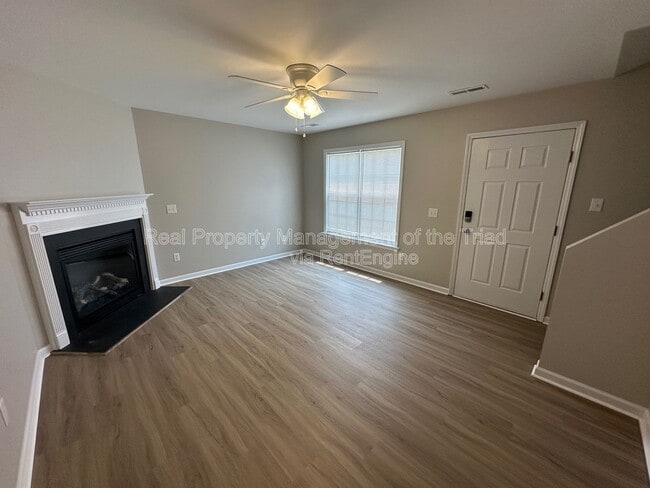225 Braeburn Dr in Winston-Salem, NC - Building Photo - Building Photo
