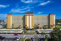 Columbia Towers at Sea Towers in St. Petersburg, FL - Foto de edificio - Building Photo