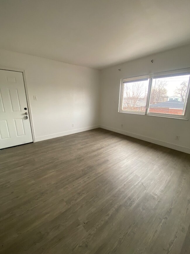 813D Courtois, Unit D in St. Louis, MO - Foto de edificio - Building Photo