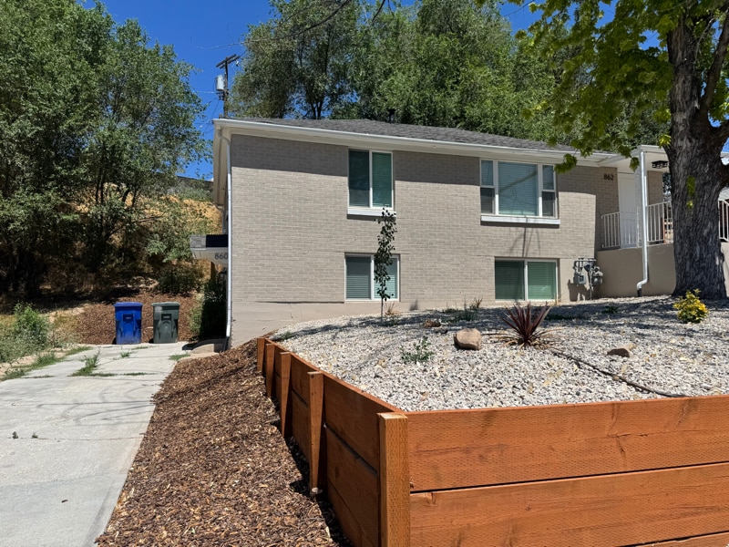 860 Sullivan Dr in Ogden, UT - Building Photo