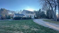 156 Fresh Meadow Dr in Trumbull, CT - Building Photo - Building Photo