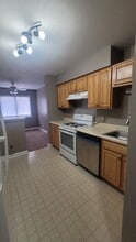 1000 Bayside Dr in Palatine, IL - Building Photo - Building Photo