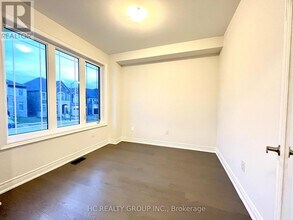 117 Silk Twist Dr in East Gwillimbury, ON - Building Photo - Building Photo