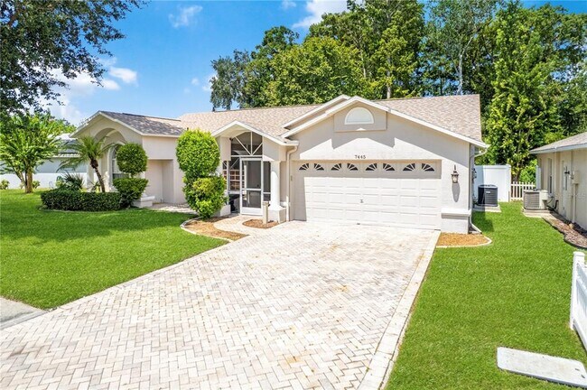 7445 Mengi Cir in New Port Richey, FL - Building Photo - Building Photo