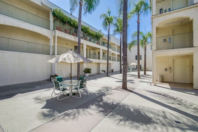 4545 Arizona St in San Diego, CA - Foto de edificio - Building Photo
