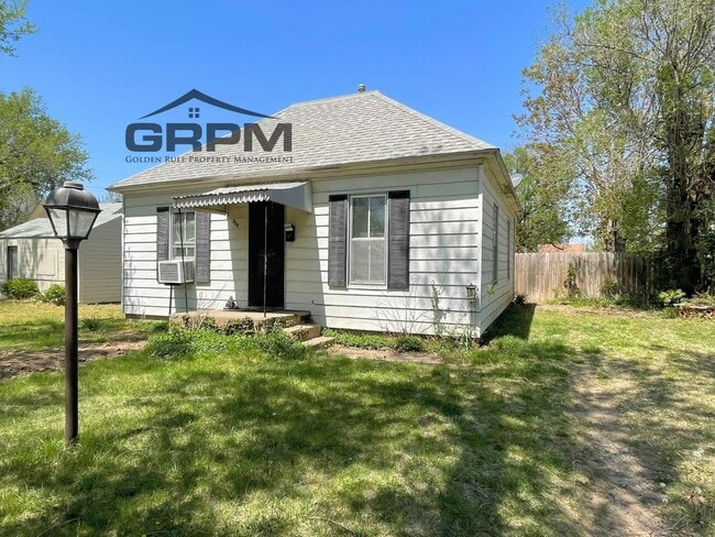 property at 806 E 10th Ave