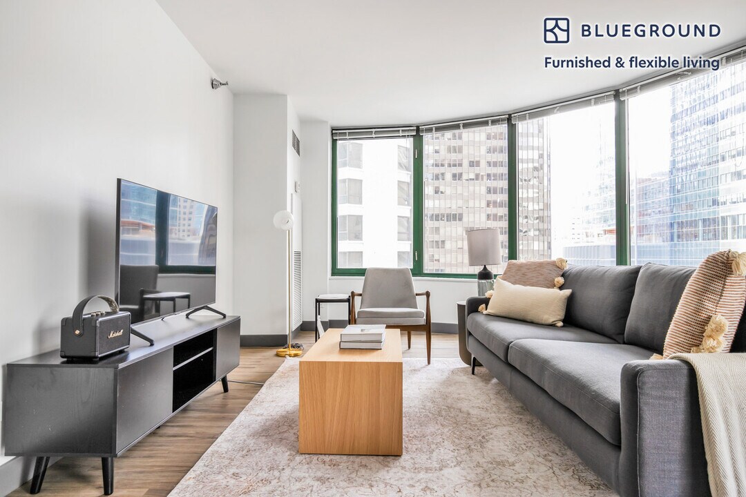 420 E Ohio St in Chicago, IL - Building Photo