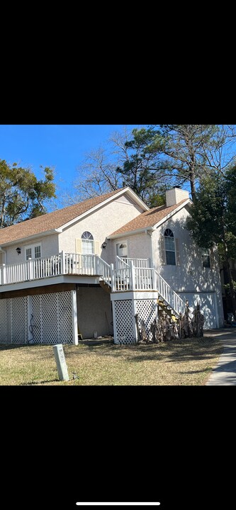 108 Travelers Way in St. Simons Island, GA - Building Photo