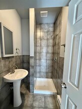 300 Harrison Ave, Unit APT1 in Harrison, NJ - Foto de edificio - Building Photo
