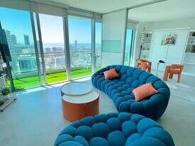 92 SW 3rd St, Unit 4804 in Miami, FL - Building Photo