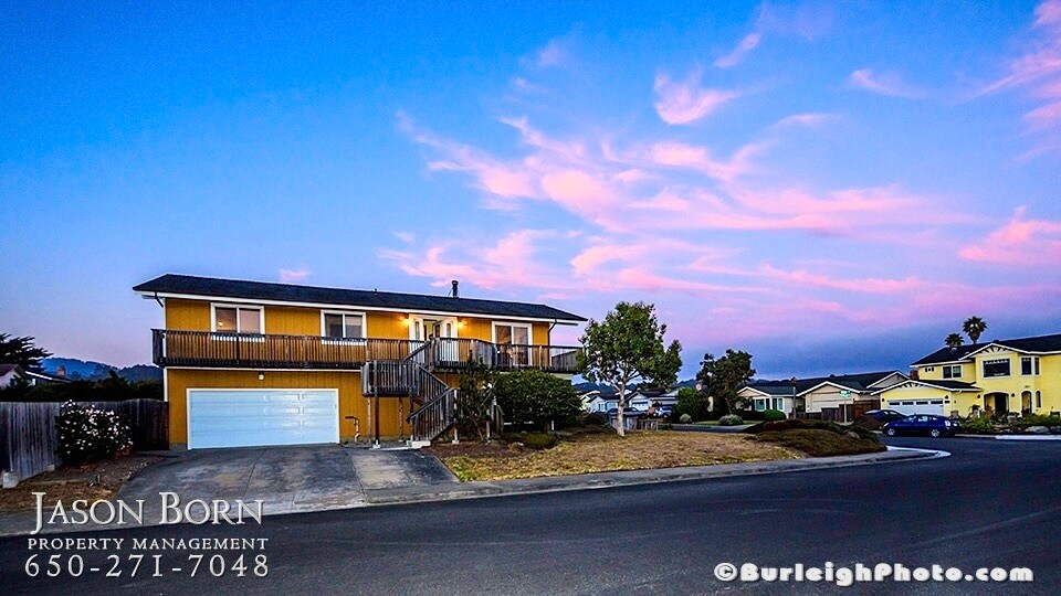 400 Beach Ave in Half Moon Bay, CA - Building Photo