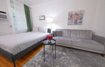 1369 1st Ave in New York, NY - Building Photo - Building Photo